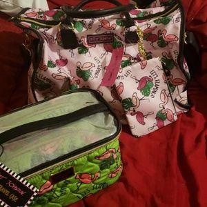 🌴Betsey Johnson FlamingoTravel Set🌴
